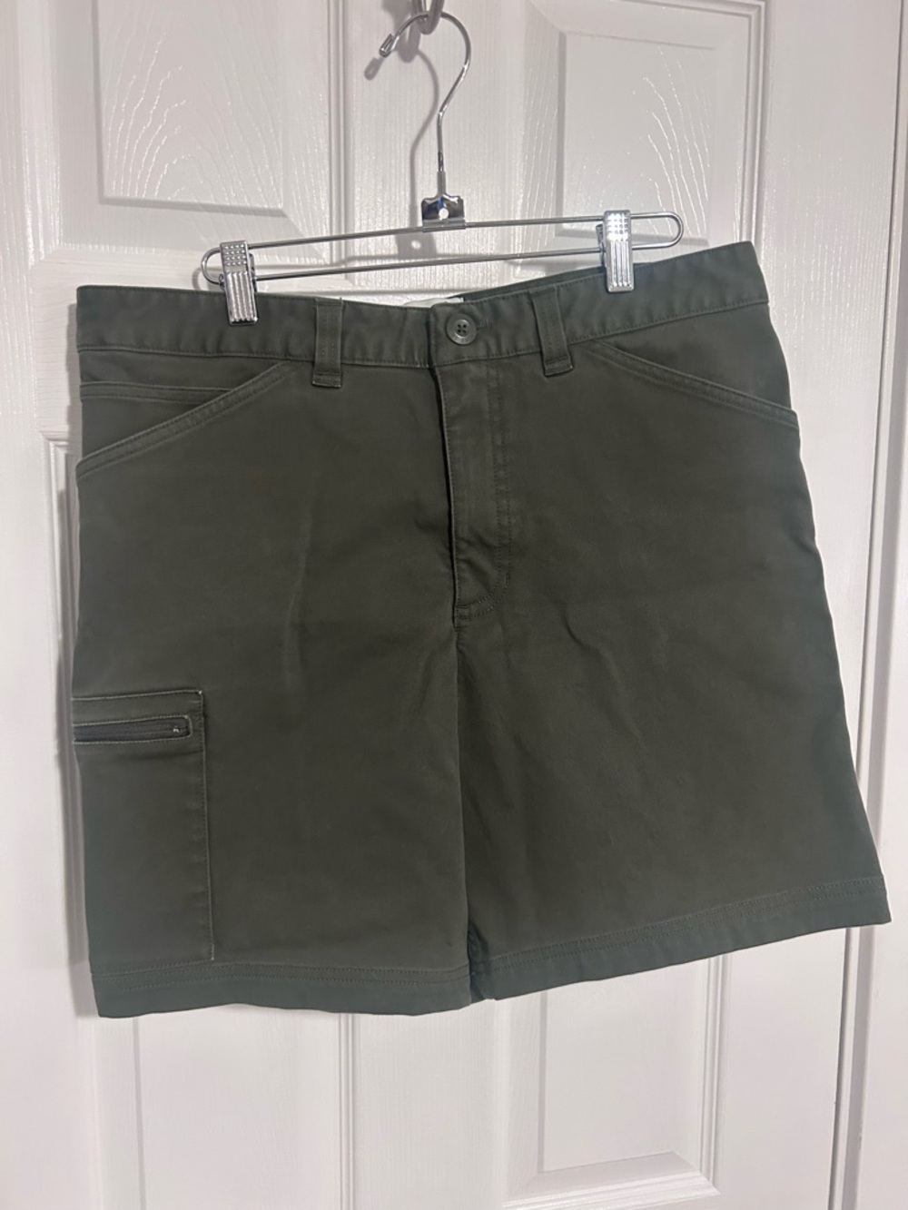 Nike SB Olive Cargo Shorts - Dark Green